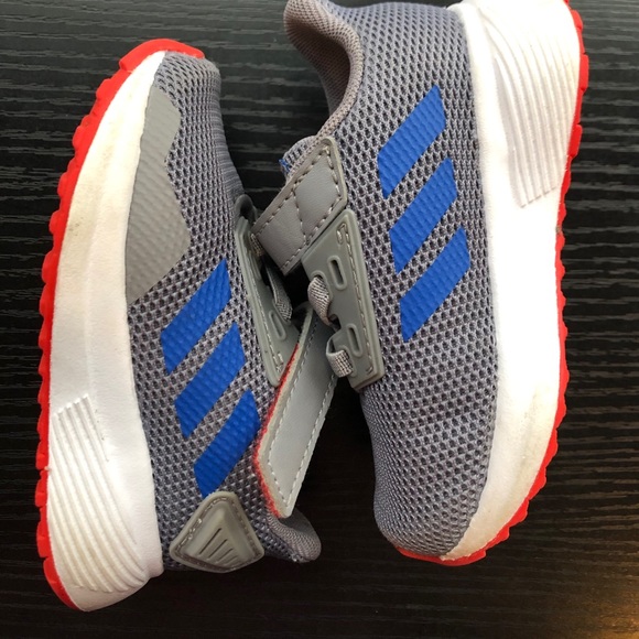 Toddler boy ADIDAS shoes. Size 5 - Picture 4 of 5